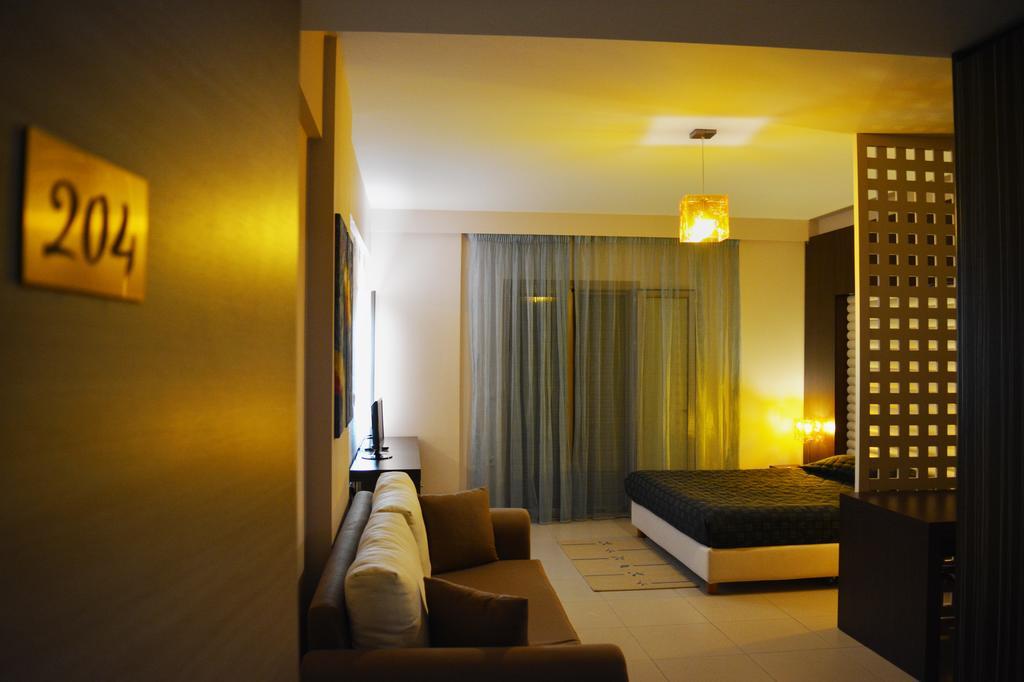 Tsokas Hotel Финикунда Екстериор снимка